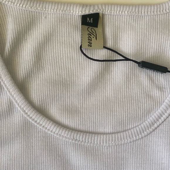 New Red Angel Embroidered Crop Tank Top! - Picture 4 of 6